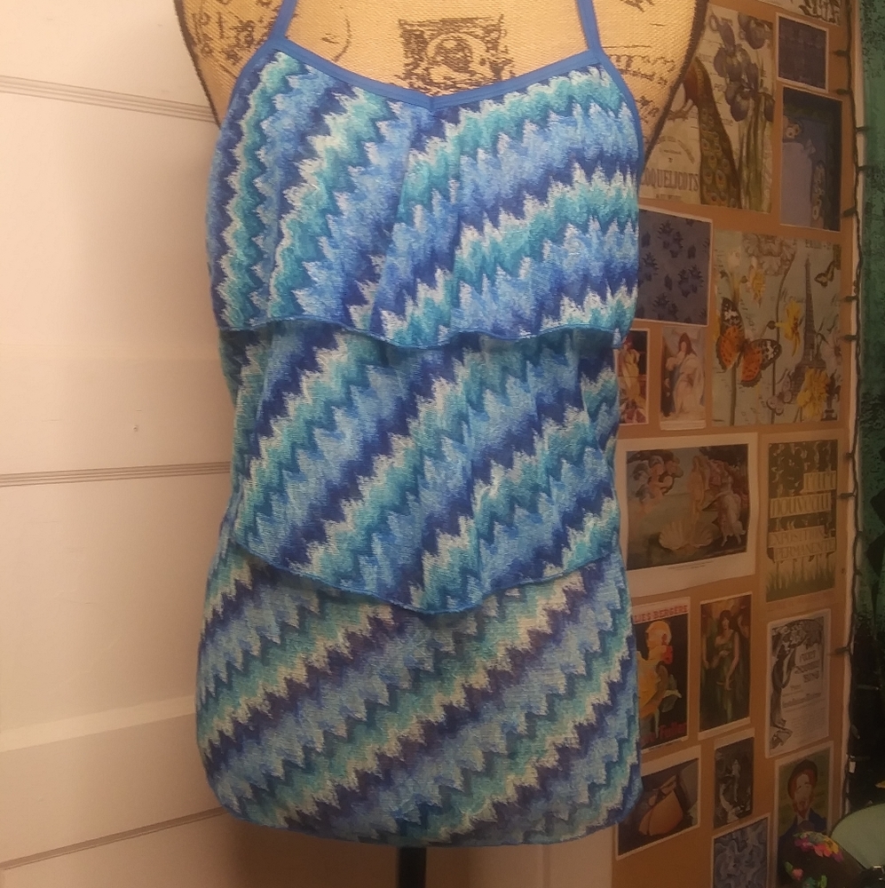 Racer back Tank - Picture 2 of 9